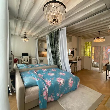 Cosy A Saint Michel-notre Dame Center *